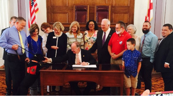 Alabama Passes Law Protecting Service Dogs